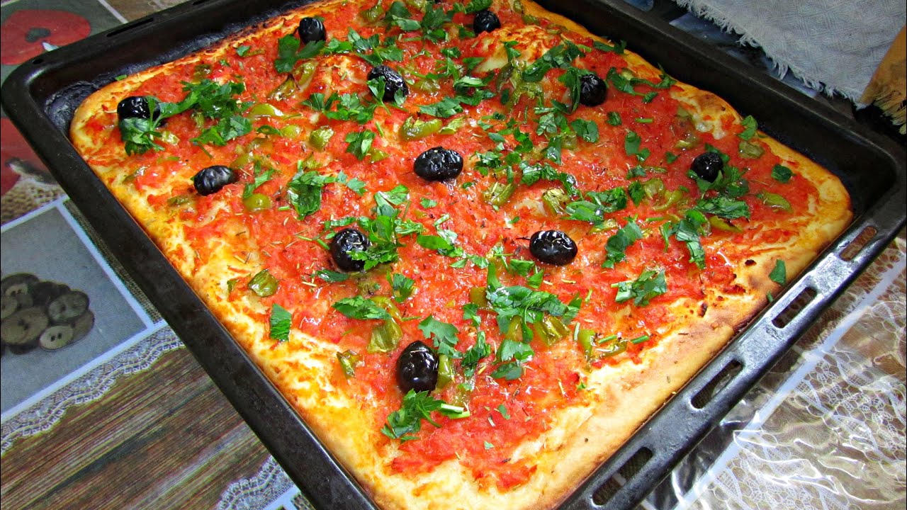 بيتزا كاري تاع زمان بعجينة بدون خميرة الخبز و لا أسهل رائعة Pizza carrée traditionnelle