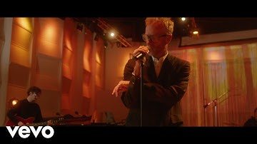 Matt Berninger - Distant Axis (Live from EastWest)