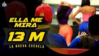 Video thumbnail of "La Nueva Escuela - Ella Me Mira y Yo La Miro ( Vídeo Oficial )"