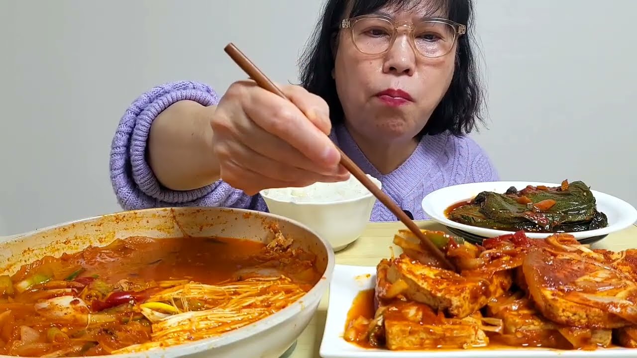 참치김치찌개 두부조림 깻잎김치 [집밥먹방]🌶🥘🍚🦈