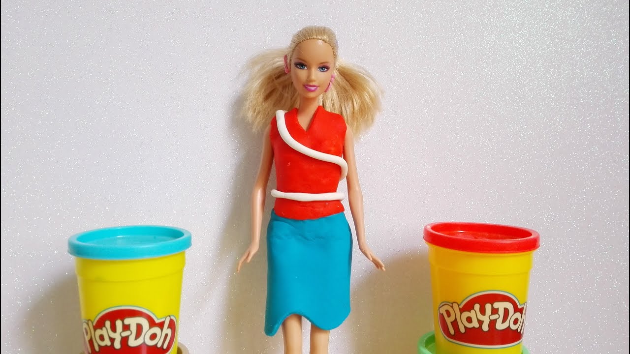 Пластилин для барби. Барби и плей до. Платье из пластилина для кукол. Кукла Барби из пластилина. Одежда Play Doh.