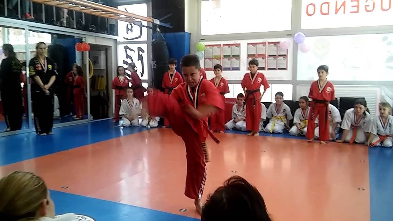 Demostraciones de Mugendo examen de cinturon rojo negroo - YouTube