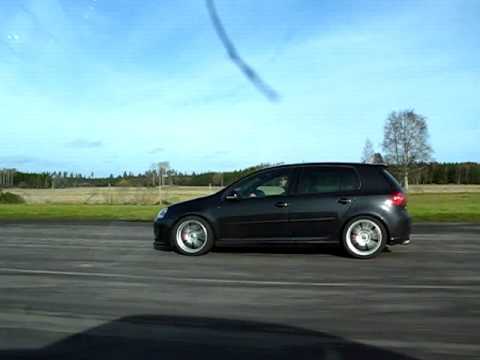 E55 AMG W210 Vs VW Golf Gti 30 edition 320 HP *Don't forget to watch in high quality*