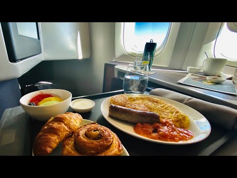 16 Hours In Cathay Pacific\'s Business Class | New York JFK - Hong Kong | Boeing 777-300ER | REVIEW