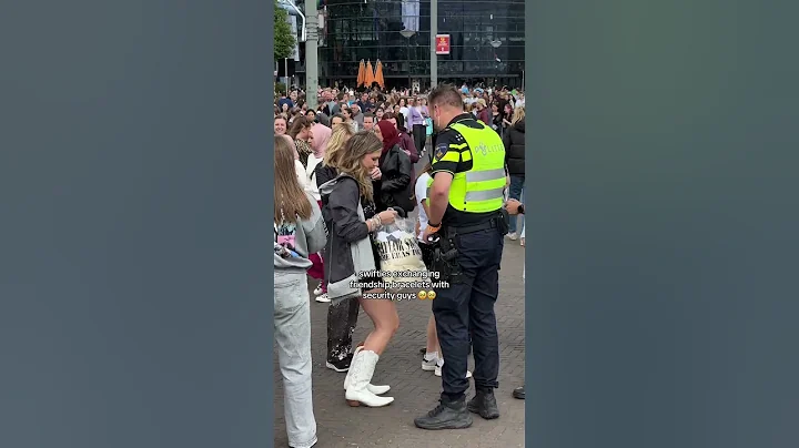 Swifties Share Friendship Bracelets with Security Guards at Taylor Swift Eras Tour! 🎶💖