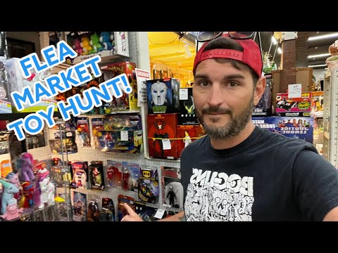 Toy Hunting at the Flea Market!  What did we find?!  (Vintage Toy Hunting)