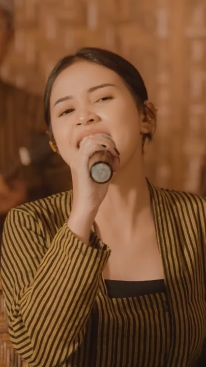 padang rembulan ing pelataran // sasya arkhisna #fy #dangdut #fypシ゚viral #keroncong #fyp