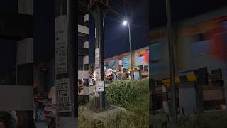 WDP 4D 💥 #dieselengine #train #railwaycontent #indianrailways #railtrack #wdp4d #wap7 #automobile