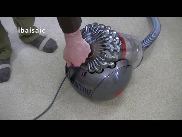 Dyson CY22 Cinetic Big Ball Animal Vacuum Cleaner Demonstration & Review -  YouTube