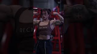 Một Cô Gái Mạnh Mẽ Có Làm Cho Bạn Rung Động?