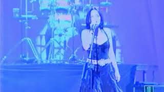 The Corrs - Humdrum (Live in Santiago, Spain 2004)