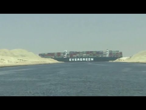 Fears bad weather could delay operations to unblock the Suez Canal for weeks