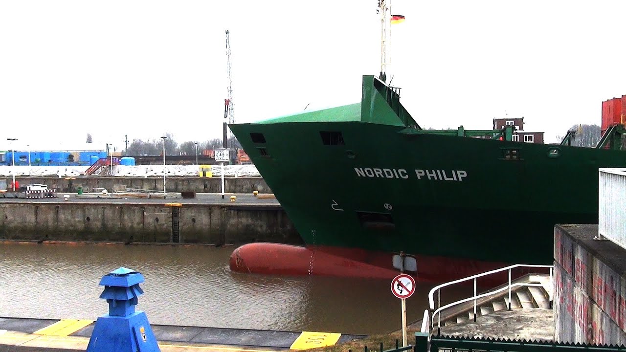 Nord Ostsee Kanal Brunsbüttel - Schleuse und Schiffe auf Nord Ostsee ...