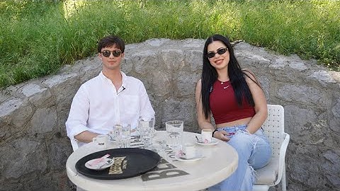 I BI SUNCE IZNAD GLAVNOG GRADA I SKORO PA DVOCIFREN BROJ POPIJENIH KAFA SA KRNJOM