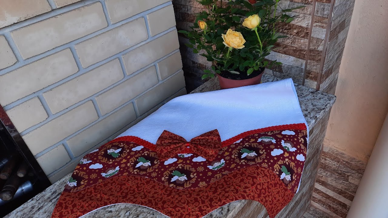 Meu primeiro pano de prato de Natal dese ano modelo luxento é Artes da Mary 😊 😊