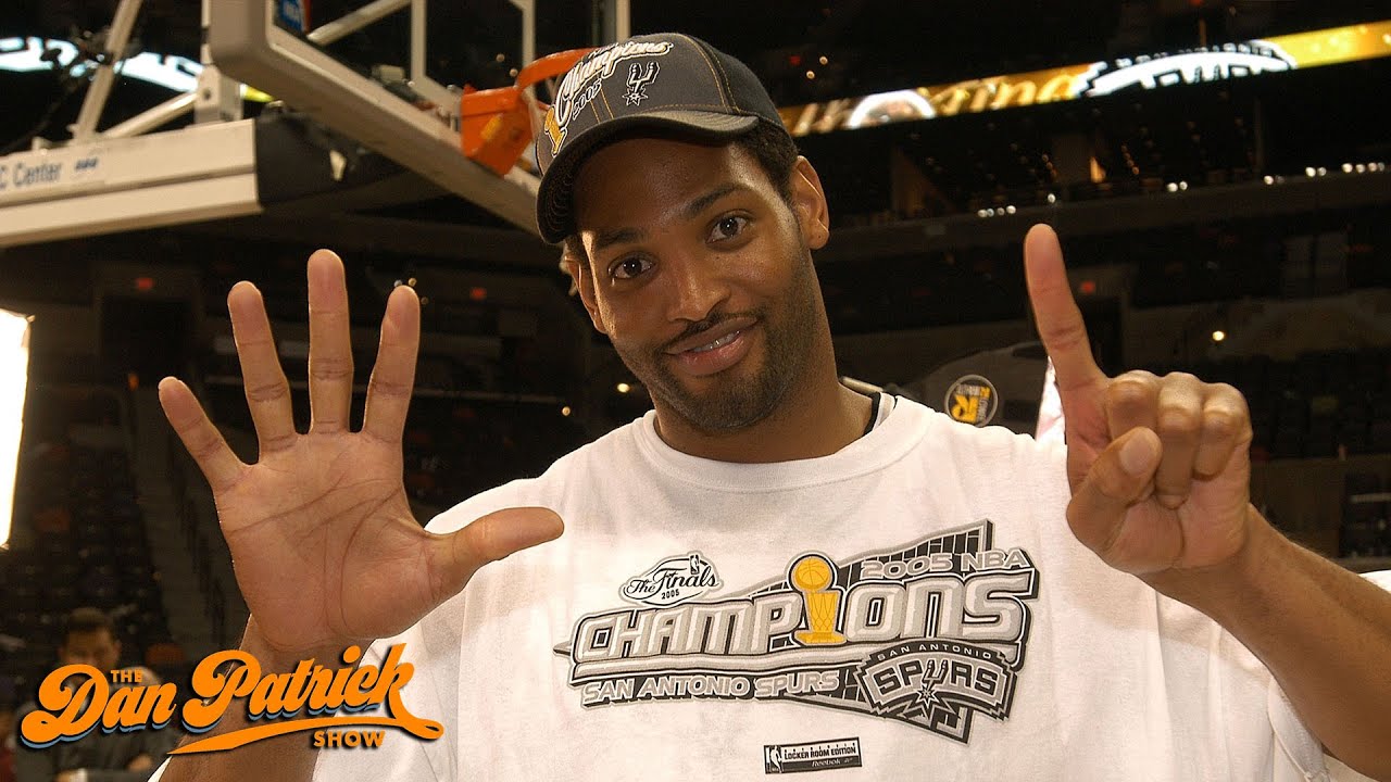 Seven-time NBA champ Robert Horry pays a visit to FC Barcelona