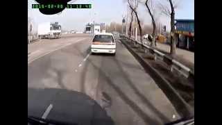 Алматы. Маневры без поворотников 20150220 1113