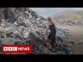 The fast fashion graveyard in Chile's Atacama Desert - BBC News