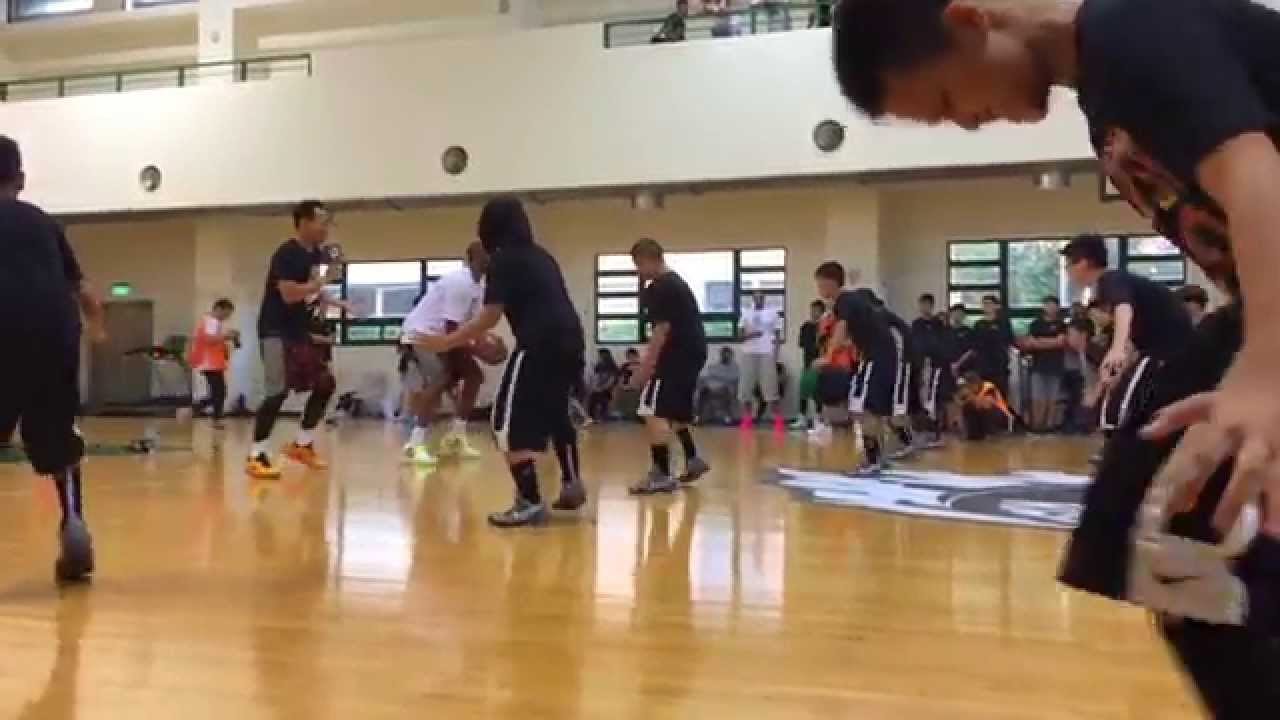 Kobe running drills with kids in Taiwan