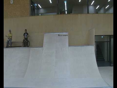 Halle Lifeld BMXroli flair3