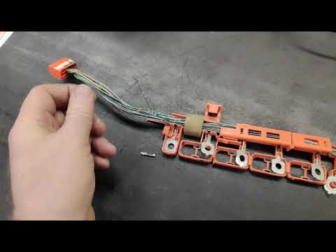 Короткое видео. Ошибка по батарее может быть не только из-за плохих элементов. Toyota Prius.