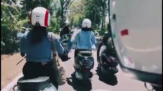 story wa cewek cantik naik Vespa •| Vespa cantik Bali