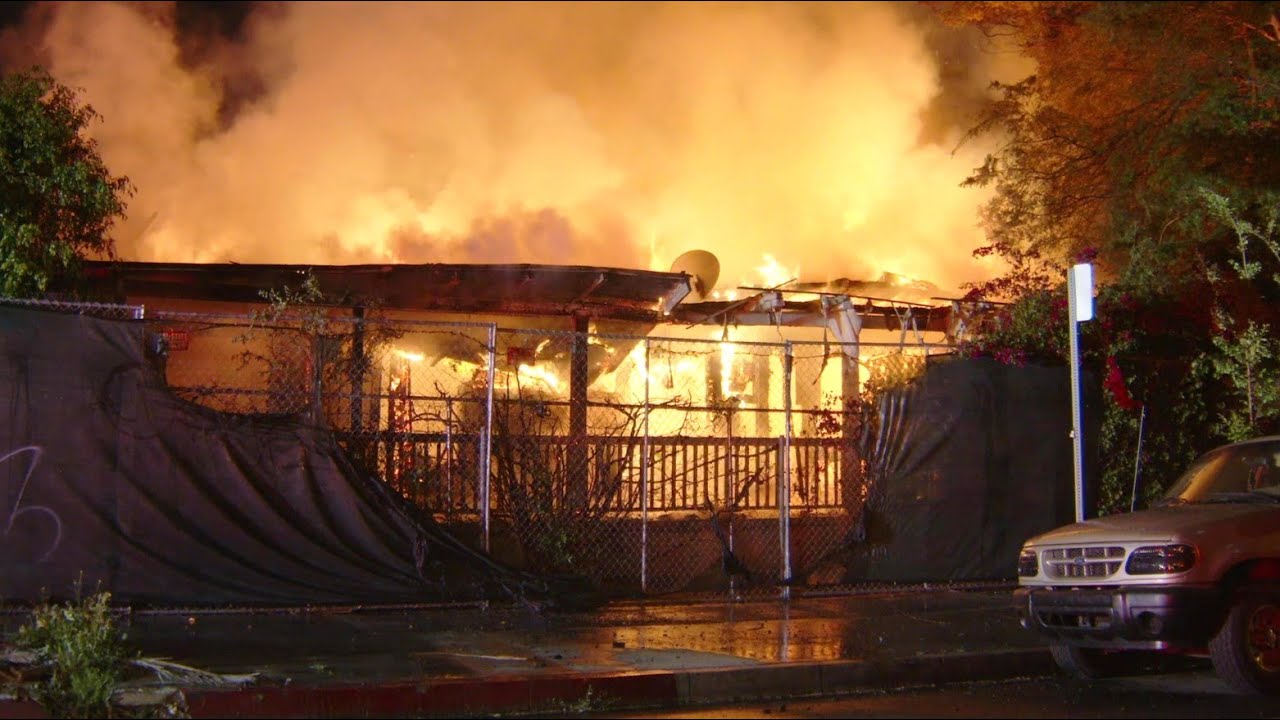House Fire in Van Nuys Under Investigation - YouTube