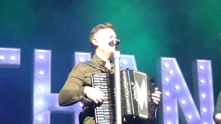 Nathan and his band singing Sea of Heartbreak - Gr...