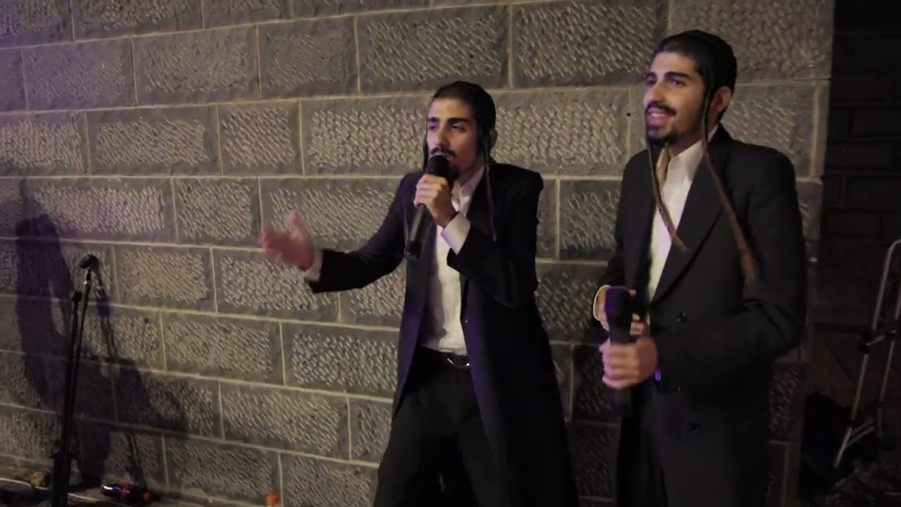 מחרוזת ראש חודש המנהג עולמו בחסד // רבי מאיר בעל הנס // (הביצוע המלא האחים קליף)