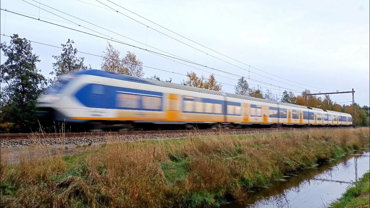 Sandite Sandite-SLT rijdt met 140 km/h langs Tynaarlo, als Sprinter Groningen ...