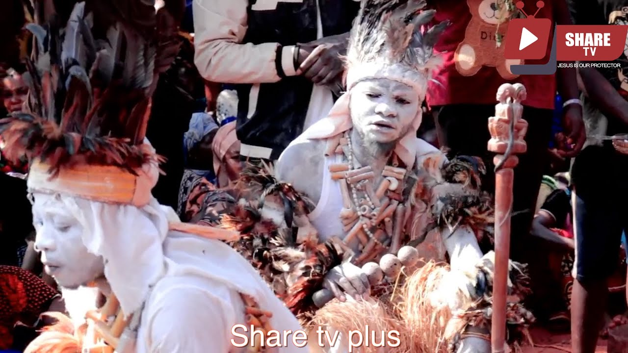 KANCHAMPE  AFARIKI/MAHAJABU YAONEKANA MAKABURINI/ WAKANCHAMPE WANAVYO ZIKANA