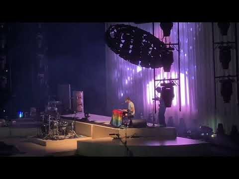 Barfuß am Klavier - Live - Munich Olympiahalle - 15-09-2026 - erste Zugabe - AnnenMayKantereit 