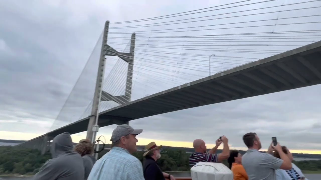 Ship Barely Clears Bridge As Carnival Elation Leaves Jacksonville Ship Barely Clears Bridge As Carnival Elation Leaves Jacksonville
