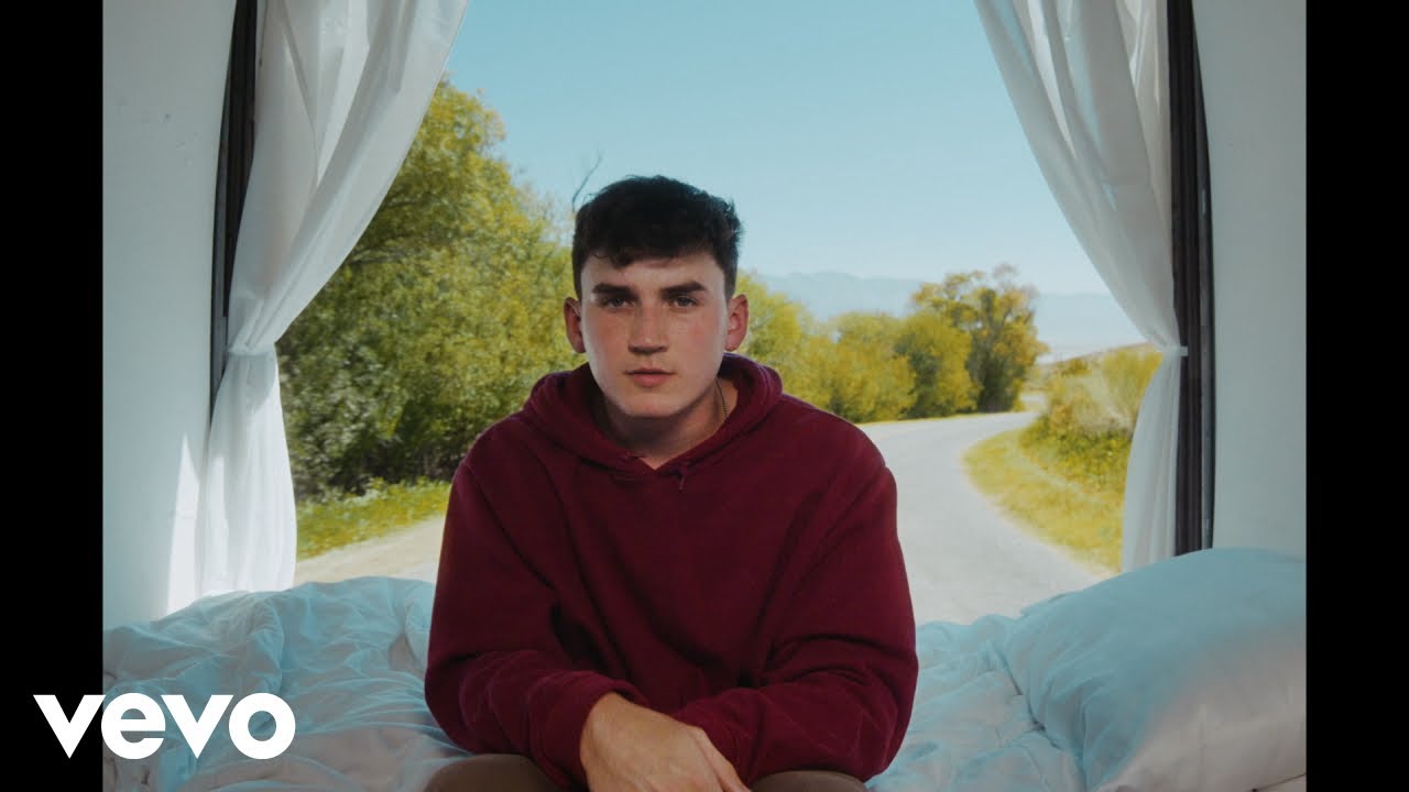 Zachary Knowles - super sad songs (Lyric Video) (Official)