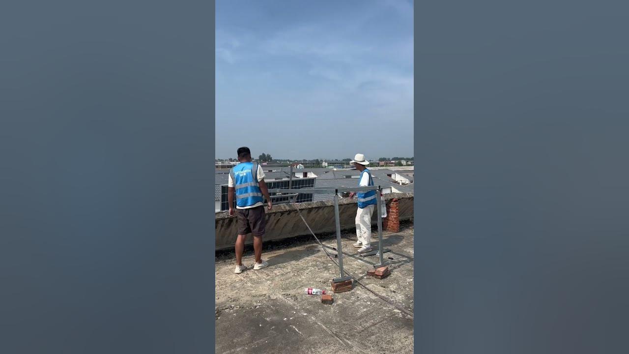 Electric Ladder Lift for Solar Panels Mounting on Rooftop #ladderhoist #solarpanellift #solarsystem