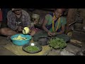 Cooking curry of green vegetables by using primitive technology