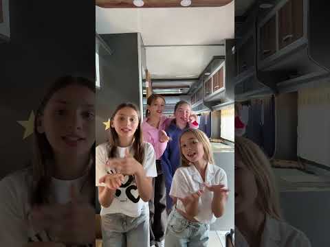 Herkes şarkıya Gidip Yorumlara Bi Kalp Bıraksın Hepsini Kalpliyorum