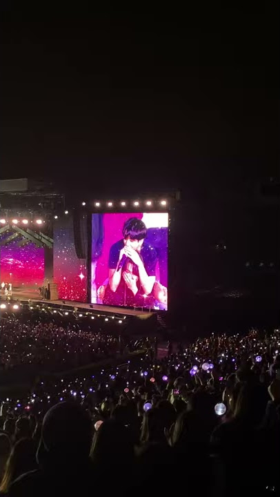 190505 jimin crying during mikrokosmos (jungkook comforts him)