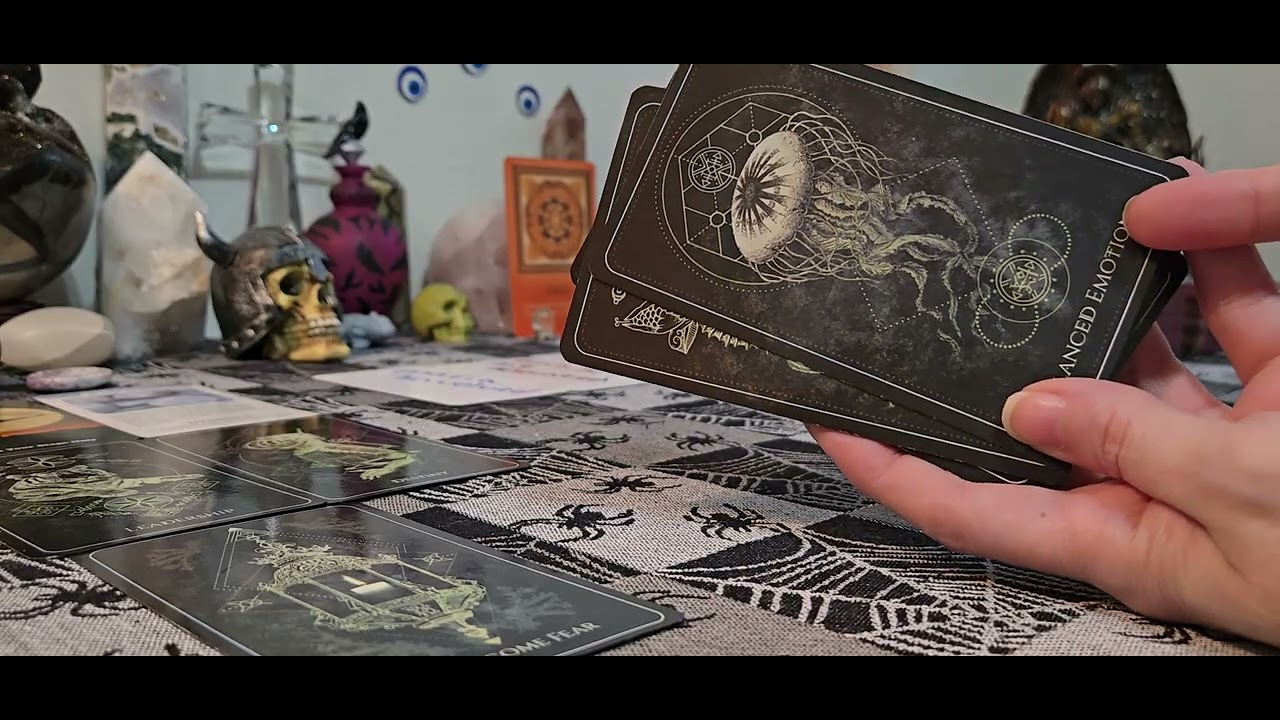 Стрелец ♐️ Зло любит носить маску, как и темный избранник, и, о, вы их напугали 👻