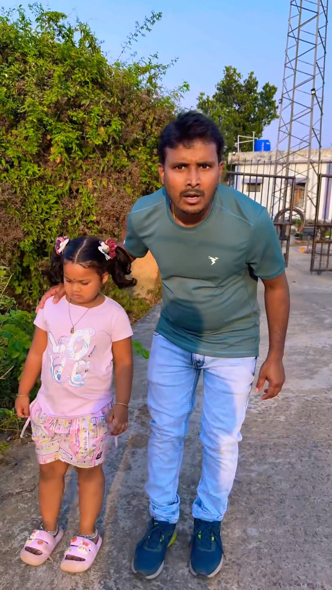 Papa Ke Sath Yah Kon hai ??#mistihappylifestyle #shorts #viral #shortvideo
