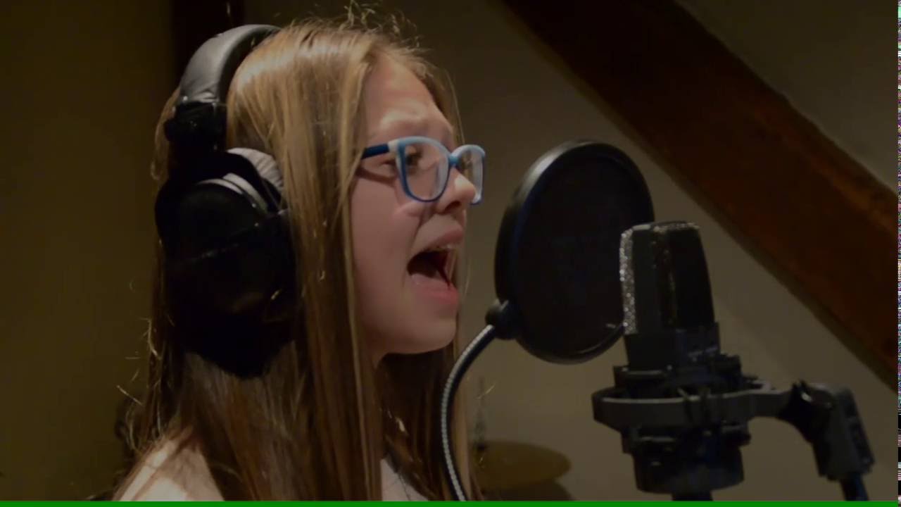 Christina Aguilera - Hurt - cover by Mia Negovetic (14)