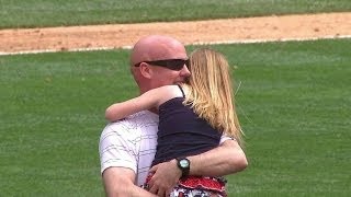 Military father surprises daughter at Petco