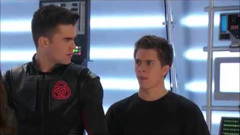 Lab Rats: Bionic Island - Bionic action hero (trailer) [Kellbelle]