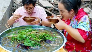 牛腩放粉条才好吃，两人呲溜呲溜，吃一盆，我的口水已经泛滥了！【湘西九九美食】