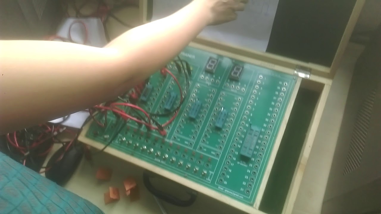 8 Bit Comparator using IC 7485 PART 1 - YouTube