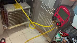 Apport En Fluide Frigorigène R134A Sur Une Armoire Frigo