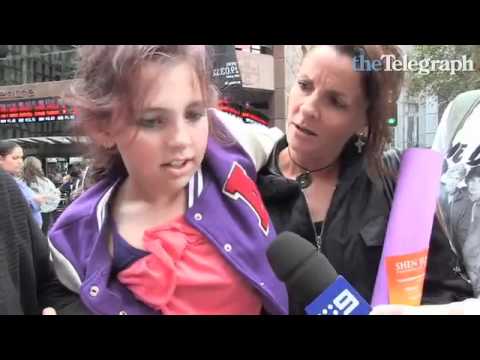 One Direction fans faint in Sydney Australia !