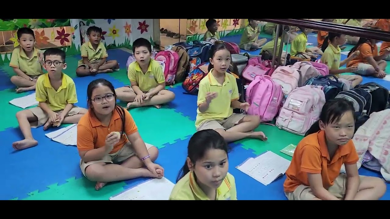 Ôi Ba Mẹ (Nhạc và lời 2: Phạm Trọng Cầu, thơ Vân Anh - lớp 3/3