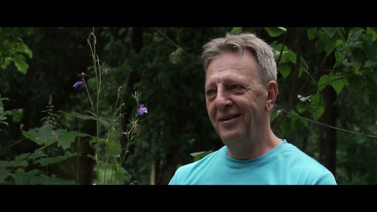 VOLUNTAR IN MUNTI Documetar