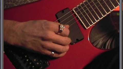 Rusty Cooley  3 Note Per String legato blues scale